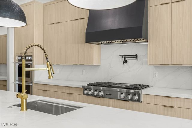 5885 St Ebbes Court, Las Vegas, NV 89131