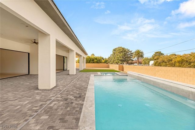 5885 St Ebbes Court, Las Vegas, NV 89131