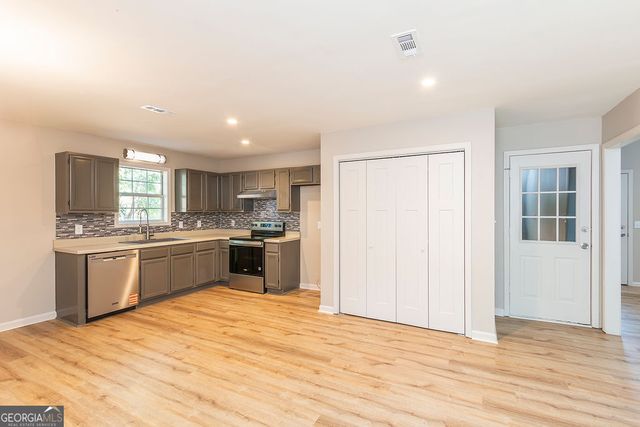 2223 Papp Drive, Gainesville, GA 30506