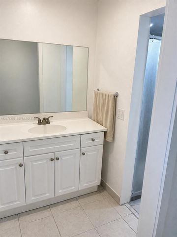 9171 Fontainebleau Boulevard 5, Miami, FL 33172