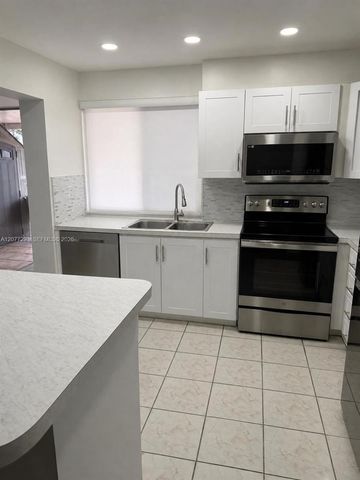9171 Fontainebleau Boulevard 5, Miami, FL 33172