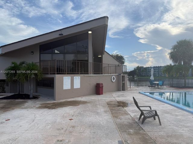 9171 Fontainebleau Boulevard 5, Miami, FL 33172