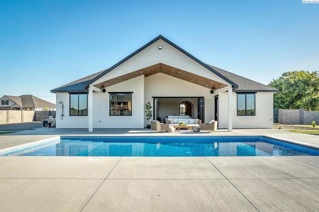 8601 Tendril Lane, Pasco, WA 99301