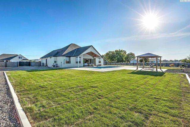 8601 Tendril Lane, Pasco, WA 99301