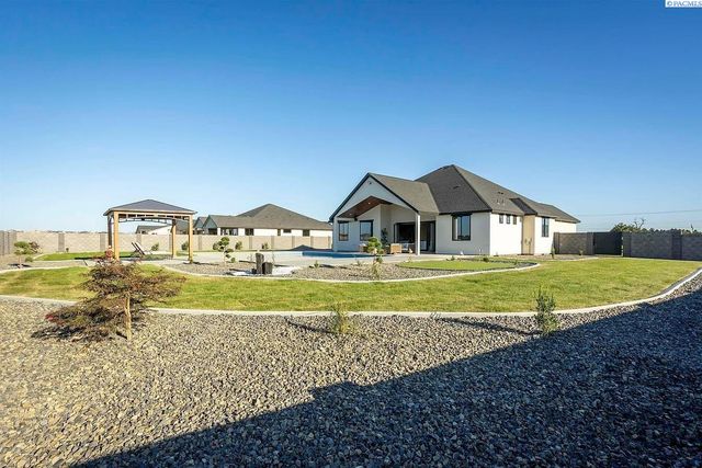 8601 Tendril Lane, Pasco, WA 99301