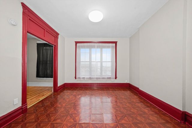 2140 W Cermak Road, Chicago, IL 60608