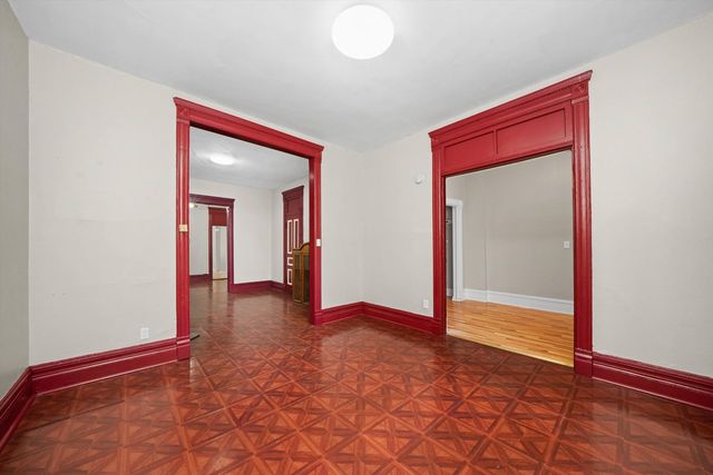 2140 W Cermak Road, Chicago, IL 60608