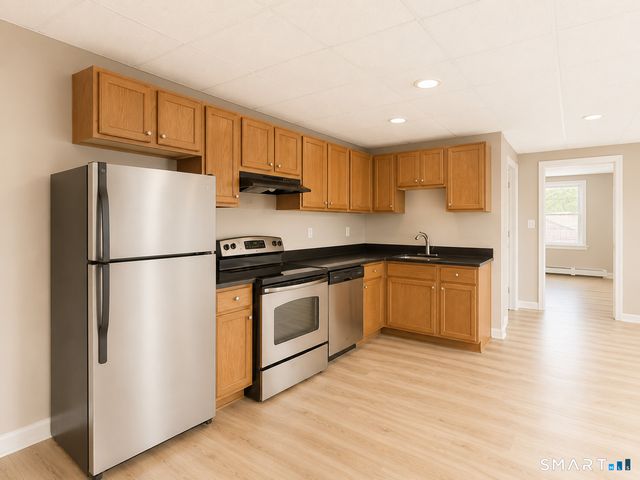 82 Main Street, East Hampton, CT 06424