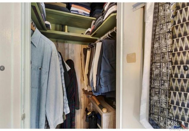 8946 215th Place, Queens Village, NY 11427