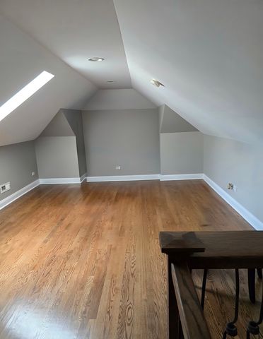3760 N Osceola Avenue, Chicago, IL 60634