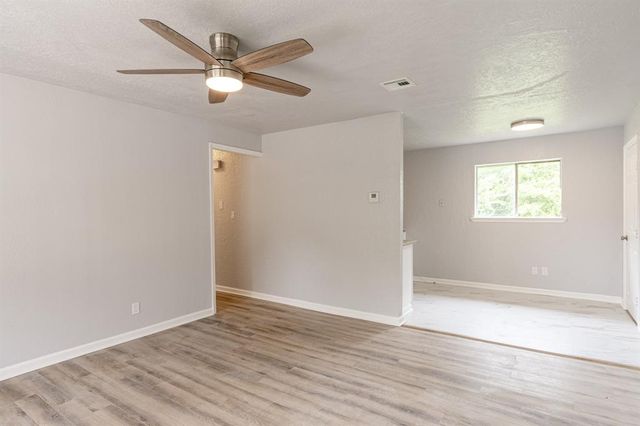 2605 Queensbury Road, Moore, OK 73160