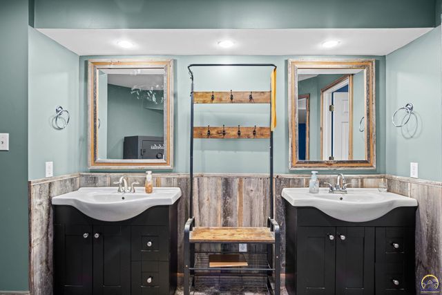 10010 Hwy K-16, Holton, KS 66436