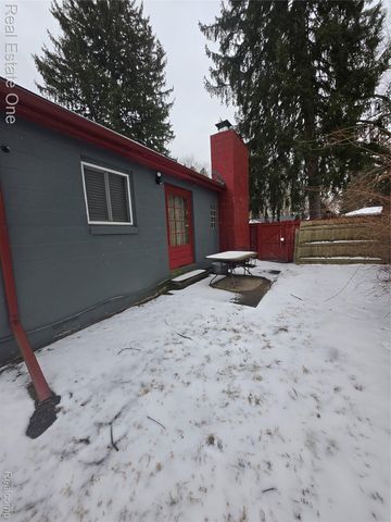 19830 Mahon Street, Southfield, MI 48075