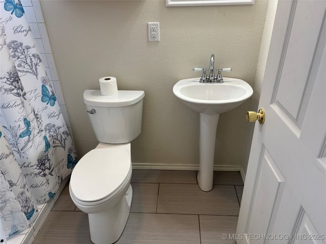 284 Songbird Trail, Ardmore, OK 73401