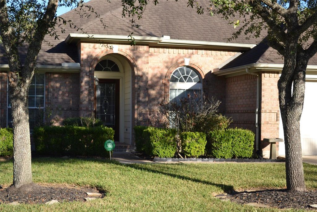 1909 Highland Point Court, Pearland, TX 77581