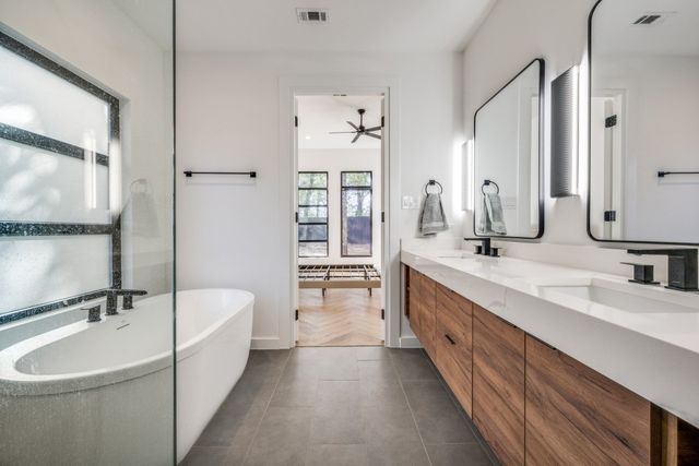 3079 Tall Oaks Court, Corinth, TX 76210