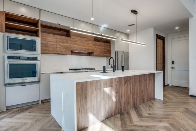 3079 Tall Oaks Court, Corinth, TX 76210