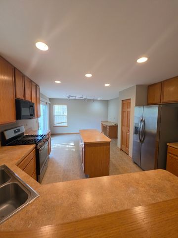 1333 Cape Cod Lane, Pingree Grove, IL 60140