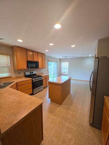 1333 Cape Cod Lane, Pingree Grove, IL 60140