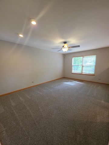 1333 Cape Cod Lane, Pingree Grove, IL 60140