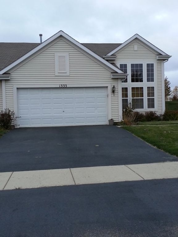 1333 Cape Cod Lane, Pingree Grove, IL 60140