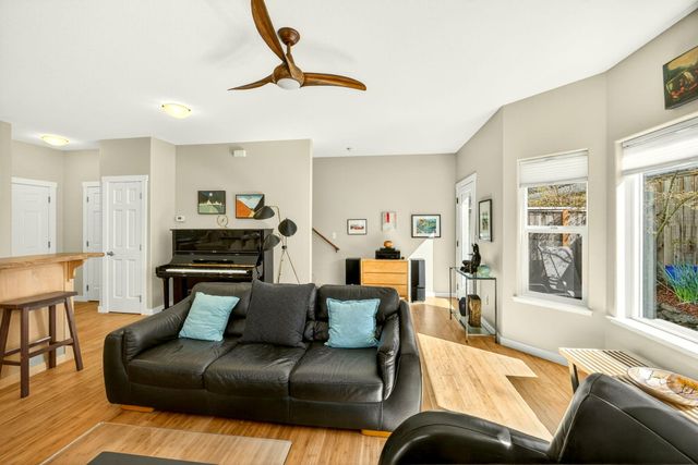 58 N Mountain Avenue, Ashland, OR 97520