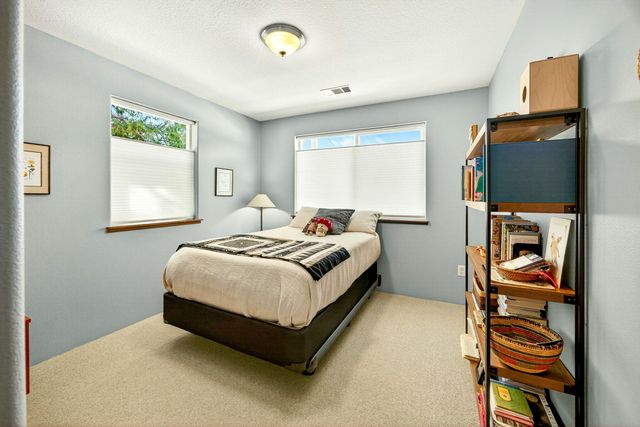 58 N Mountain Avenue, Ashland, OR 97520