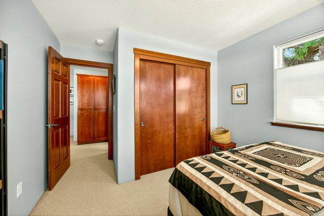 58 N Mountain Avenue, Ashland, OR 97520