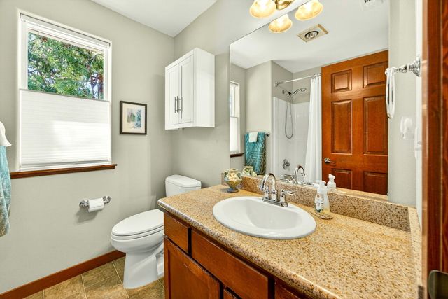 58 N Mountain Avenue, Ashland, OR 97520