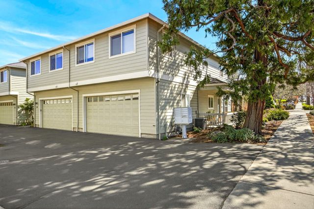 58 N Mountain Avenue, Ashland, OR 97520