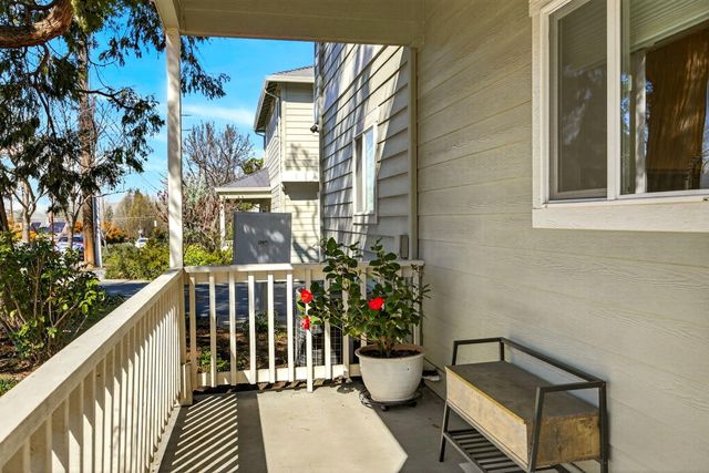 58 N Mountain Avenue, Ashland, OR 97520