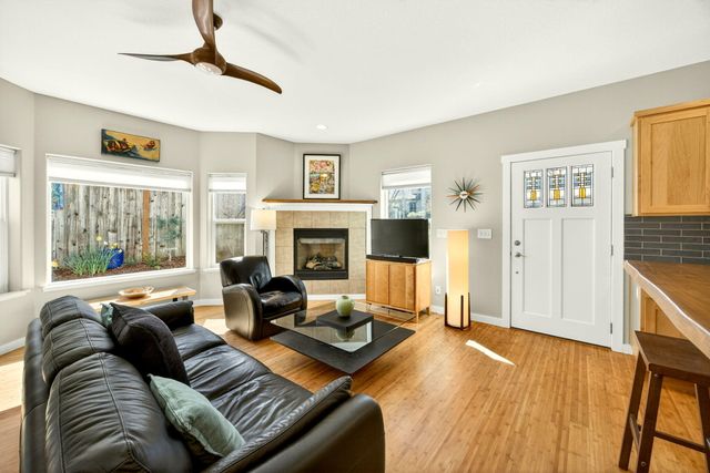 58 N Mountain Avenue, Ashland, OR 97520