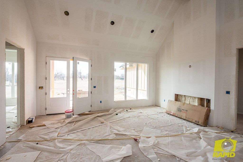 Image 6 of property listing at 10954 Twin Lakes Lane, San Angelo, TX 76904