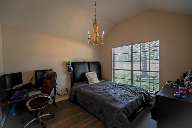 200 Canterbury Drive, Conroe, TX 77303