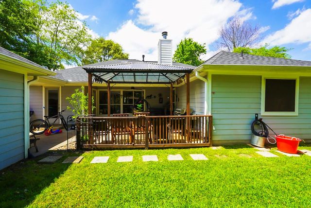 200 Canterbury Drive, Conroe, TX 77303