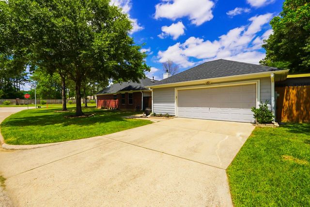 200 Canterbury Drive, Conroe, TX 77303