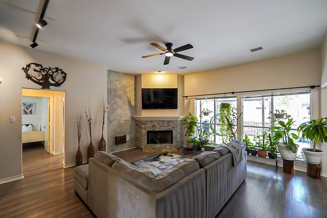200 Canterbury Drive, Conroe, TX 77303