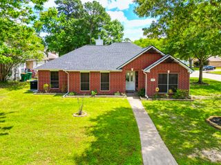 200 Canterbury Drive, Conroe, TX 77303