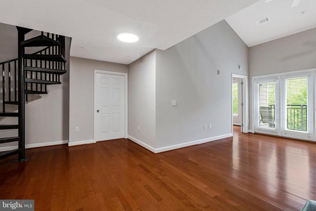 501 HUNGERFORD DR #450, Rockville, MD 20850