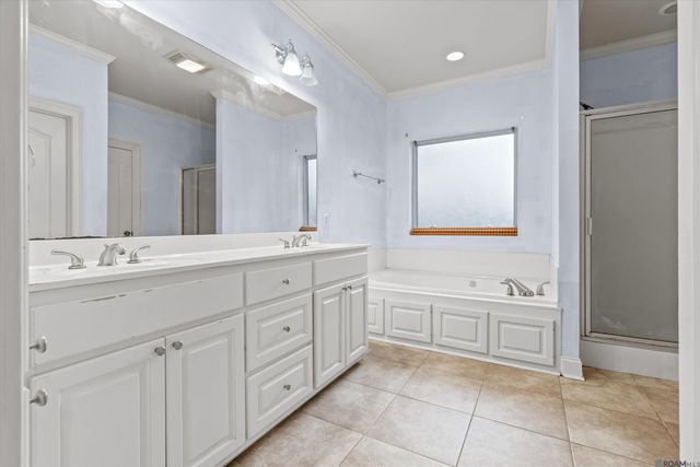 5738 Parkknoll Place Dr, Baton Rouge, LA 70816