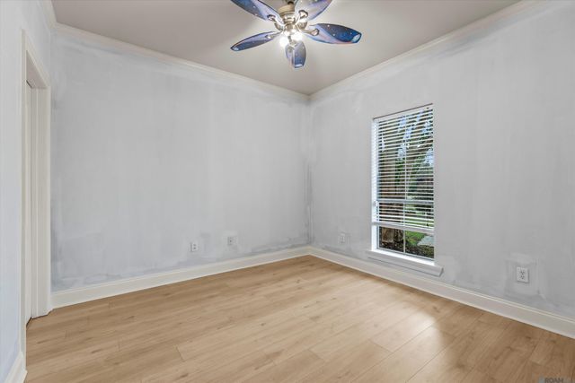 5738 Parkknoll Place Dr, Baton Rouge, LA 70816