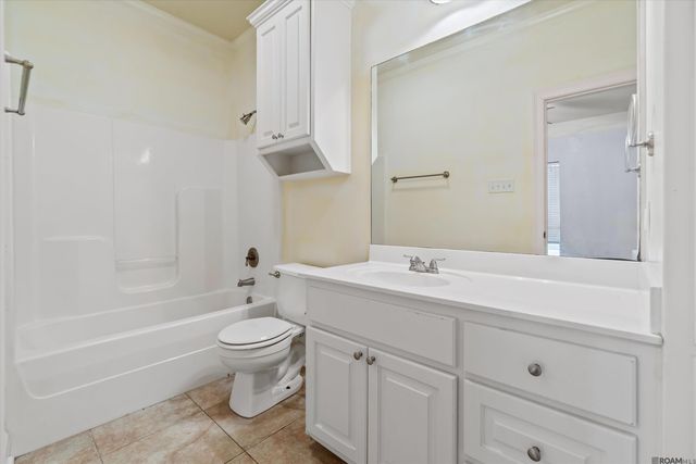 5738 Parkknoll Place Dr, Baton Rouge, LA 70816