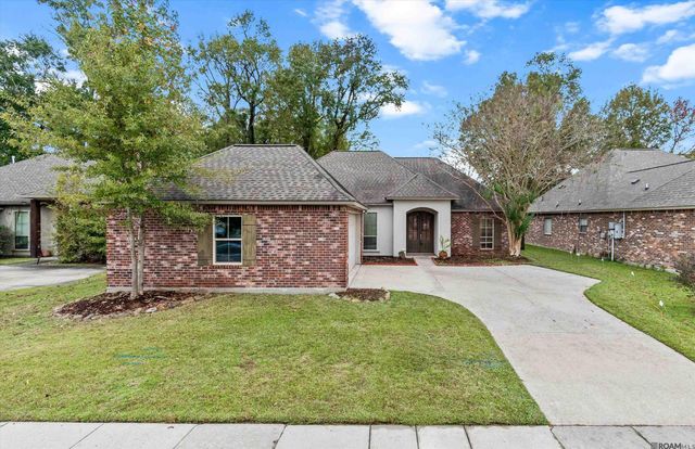 5738 Parkknoll Place Dr, Baton Rouge, LA 70816