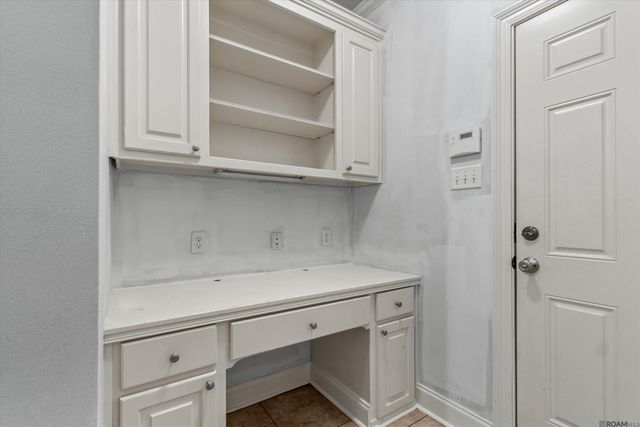 5738 Parkknoll Place Dr, Baton Rouge, LA 70816