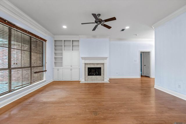 5738 Parkknoll Place Dr, Baton Rouge, LA 70816