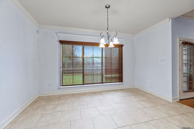 5738 Parkknoll Place Dr, Baton Rouge, LA 70816