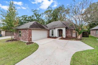 5738 Parkknoll Place Dr, Baton Rouge, LA 70816