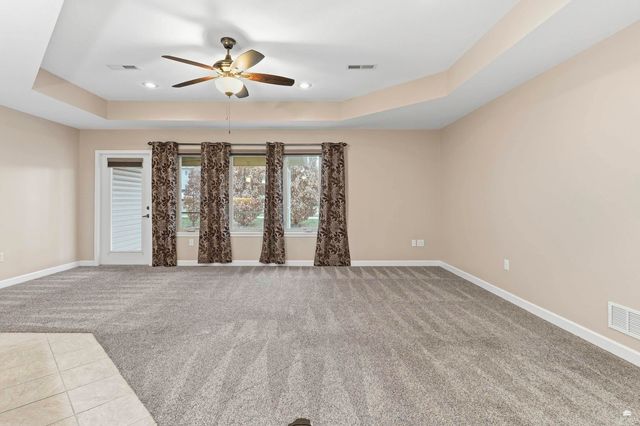 2913 Willowbend Court, Manhattan, KS 66502