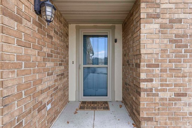 2913 Willowbend Court, Manhattan, KS 66502