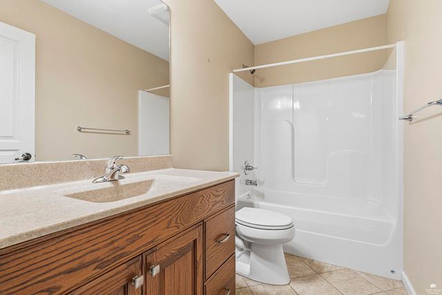 2913 Willowbend Court, Manhattan, KS 66502